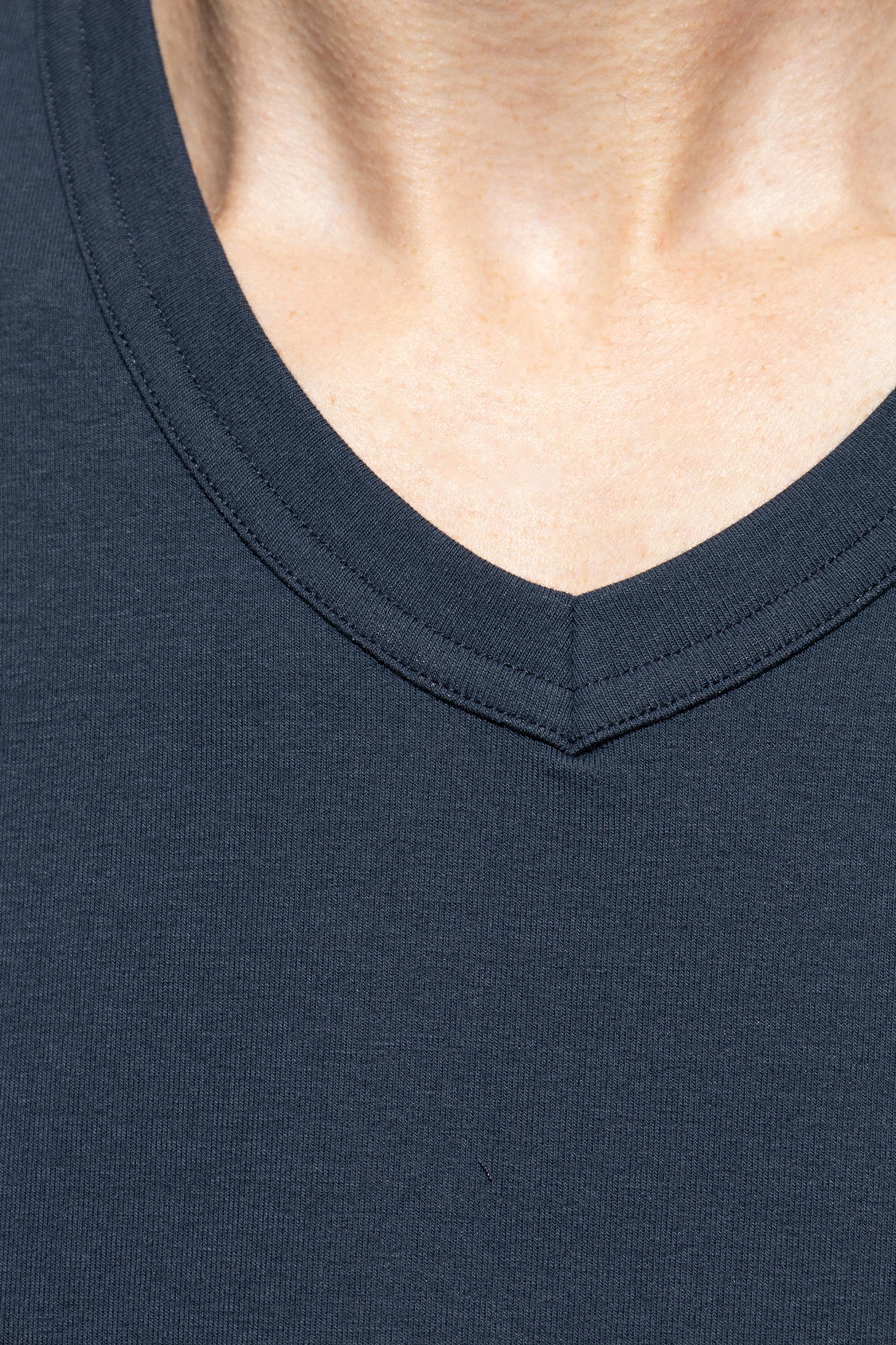 TOMFORD｜SHORT-SLEEVED V-NECK (T4M09 1040 002) TOM FORD V-neck T-shirt for men t4m09 104 002 Black M or S